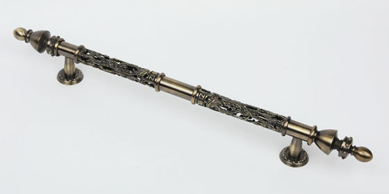 軽く贅沢なハードウェア引きが空の花を扱う家具はめっきされた24K金を形づけた